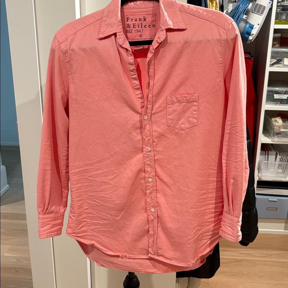 Frank & Eileen, long sleeve pink button-down shirt size small